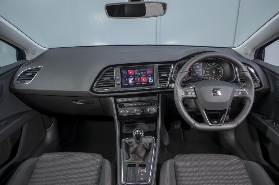 Торпедо Seat Leon FR (5F) 2017 года  (UK) (фото 33 из 42)